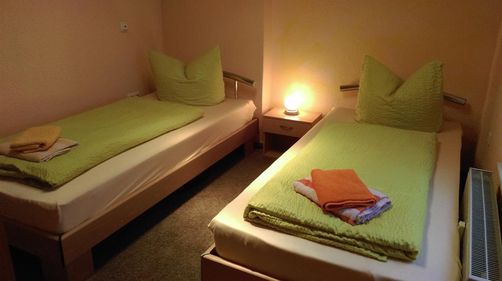 Pension Remenar & Lorenz Zeithain Room photo